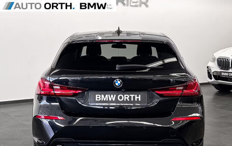 BMW 1 серия, 2022 год, 3 300 000 рублей, 4 фотография