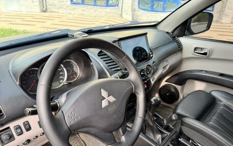 Mitsubishi L200 IV рестайлинг, 2010 год, 2 150 000 рублей, 15 фотография