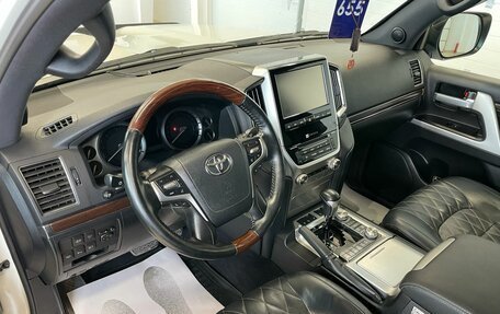 Toyota Land Cruiser 200, 2017 год, 6 599 900 рублей, 11 фотография