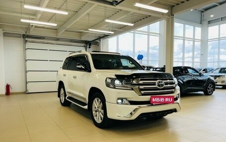 Toyota Land Cruiser 200, 2017 год, 6 599 900 рублей, 8 фотография
