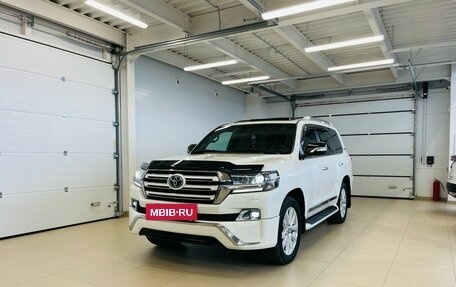 Toyota Land Cruiser 200, 2017 год, 6 599 900 рублей, 2 фотография