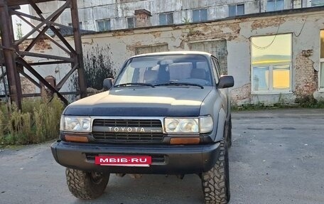 Toyota Land Cruiser 80 рестайлинг, 1993 год, 1 100 000 рублей, 2 фотография