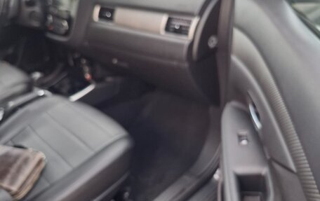 Mitsubishi Outlander III рестайлинг 3, 2018 год, 1 800 000 рублей, 5 фотография