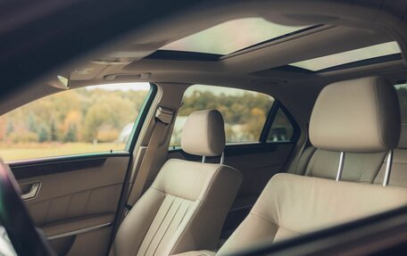 Mercedes-Benz E-Класс, 2013 год, 3 000 000 рублей, 2 фотография