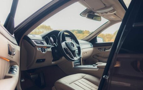 Mercedes-Benz E-Класс, 2013 год, 3 000 000 рублей, 3 фотография