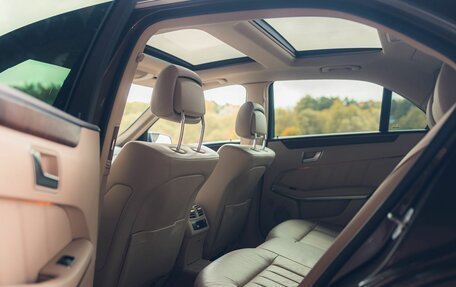 Mercedes-Benz E-Класс, 2013 год, 3 000 000 рублей, 5 фотография