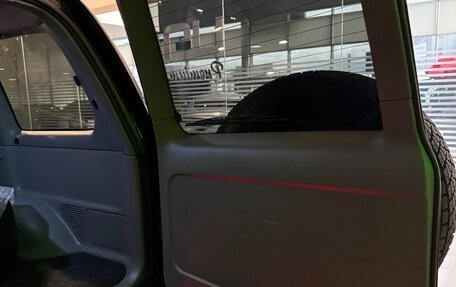 Toyota Land Cruiser 100 рестайлинг 2, 2004 год, 2 800 000 рублей, 12 фотография