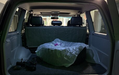 Toyota Land Cruiser 100 рестайлинг 2, 2004 год, 2 800 000 рублей, 13 фотография