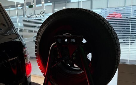 Toyota Land Cruiser 100 рестайлинг 2, 2004 год, 2 800 000 рублей, 11 фотография