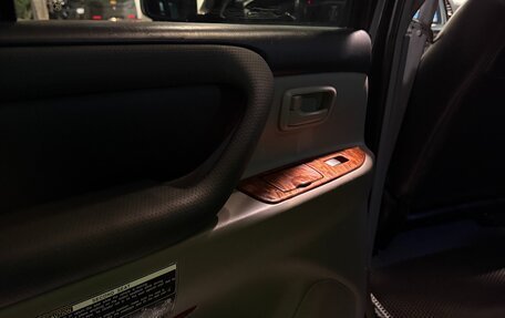 Toyota Land Cruiser 100 рестайлинг 2, 2004 год, 2 800 000 рублей, 16 фотография