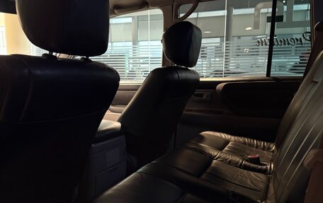 Toyota Land Cruiser 100 рестайлинг 2, 2004 год, 2 800 000 рублей, 17 фотография