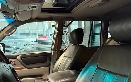 Toyota Land Cruiser 100 рестайлинг 2, 2004 год, 2 800 000 рублей, 20 фотография