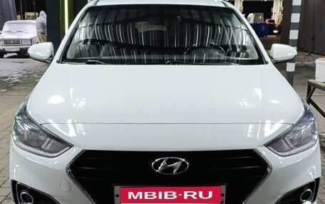 Hyundai Solaris II рестайлинг, 2018 год, 1 160 000 рублей, 1 фотография