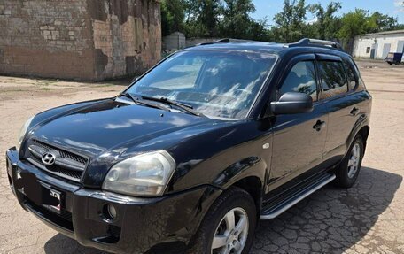 Hyundai Tucson III, 2005 год, 700 000 рублей, 1 фотография
