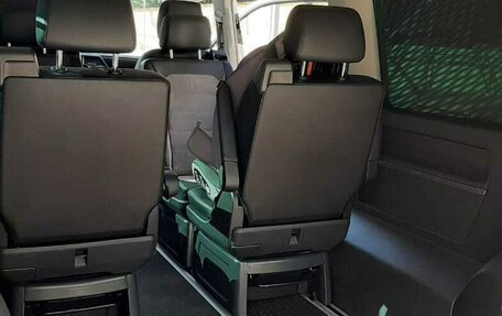 Volkswagen Multivan T6 рестайлинг, 2020 год, 5 000 000 рублей, 4 фотография