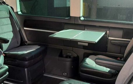 Volkswagen Multivan T6 рестайлинг, 2020 год, 5 000 000 рублей, 15 фотография