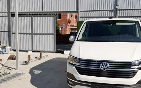 Volkswagen Multivan T6 рестайлинг, 2020 год, 5 000 000 рублей, 23 фотография