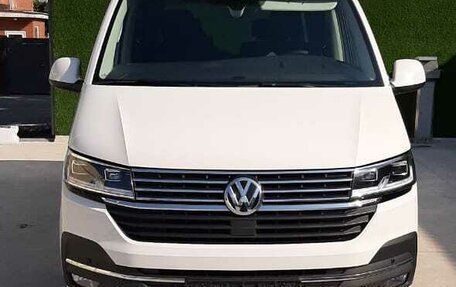 Volkswagen Multivan T6 рестайлинг, 2020 год, 5 000 000 рублей, 24 фотография