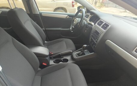 Volkswagen Jetta VI, 2018 год, 1 390 000 рублей, 9 фотография