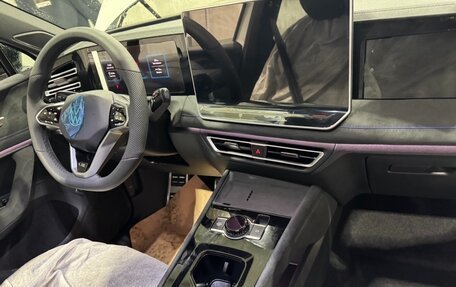 Volkswagen Tiguan, 2025 год, 4 560 000 рублей, 9 фотография