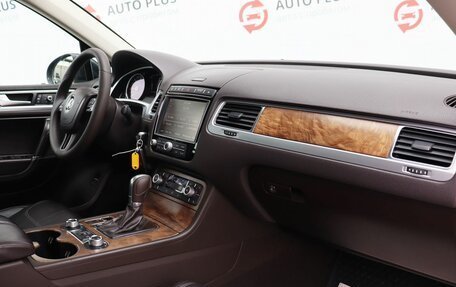 Volkswagen Touareg III, 2016 год, 2 349 000 рублей, 10 фотография