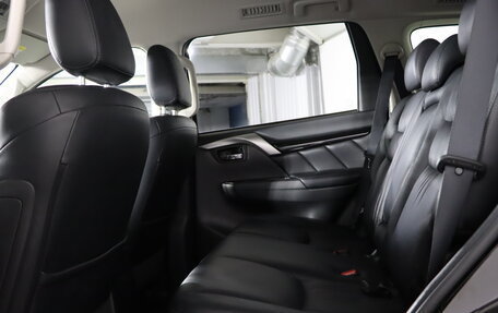 Mitsubishi Pajero Sport III рестайлинг, 2017 год, 2 699 990 рублей, 15 фотография