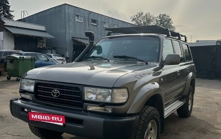 Toyota Land Cruiser 80 рестайлинг, 1997 год, 2 100 000 рублей, 4 фотография
