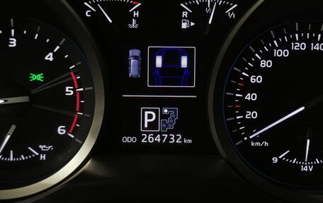 Toyota Land Cruiser 200, 2013 год, 2 785 150 рублей, 19 фотография