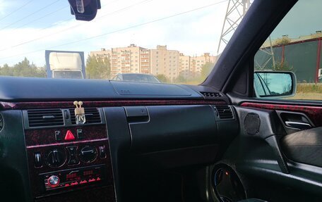 Mercedes-Benz E-Класс, 1997 год, 399 000 рублей, 13 фотография