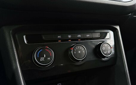 Volkswagen Tiguan II, 2020 год, 2 449 000 рублей, 15 фотография