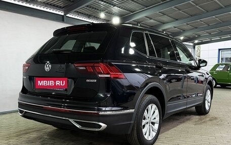 Volkswagen Tiguan II, 2020 год, 2 449 000 рублей, 5 фотография