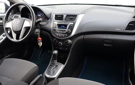 Hyundai Solaris II рестайлинг, 2011 год, 590 000 рублей, 11 фотография
