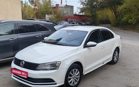 Volkswagen Jetta VI, 2015 год, 900 000 рублей, 2 фотография
