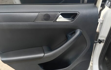 Volkswagen Jetta VI, 2015 год, 900 000 рублей, 22 фотография