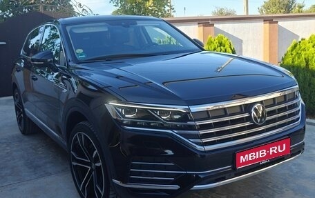 Volkswagen Touareg III, 2021 год, 5 450 000 рублей, 1 фотография
