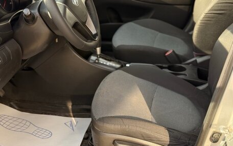 Hyundai Solaris II рестайлинг, 2013 год, 690 000 рублей, 10 фотография