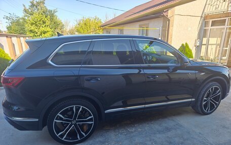 Volkswagen Touareg III, 2021 год, 5 450 000 рублей, 3 фотография