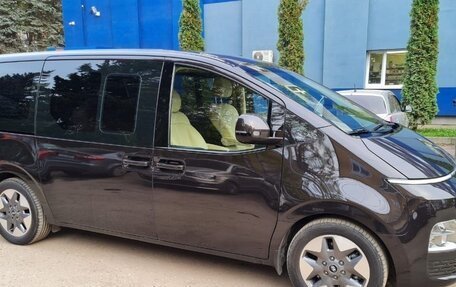 Hyundai Staria, 2022 год, 5 250 000 рублей, 3 фотография