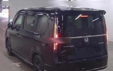 Honda Stepwgn, 2022 год, 2 215 000 рублей, 3 фотография