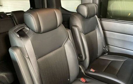 Honda Stepwgn, 2022 год, 2 215 000 рублей, 10 фотография