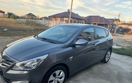 Hyundai Solaris II рестайлинг, 2015 год, 1 130 000 рублей, 2 фотография