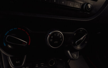 KIA Rio IV, 2018 год, 1 169 000 рублей, 17 фотография