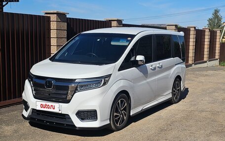 Honda Stepwgn IV, 2017 год, 2 150 000 рублей, 5 фотография