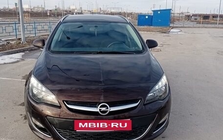 Opel Astra J, 2014 год, 810 000 рублей, 3 фотография