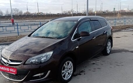 Opel Astra J, 2014 год, 810 000 рублей, 4 фотография