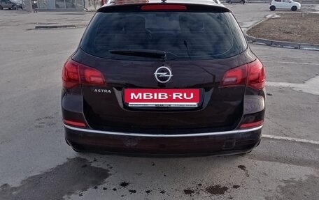 Opel Astra J, 2014 год, 810 000 рублей, 5 фотография