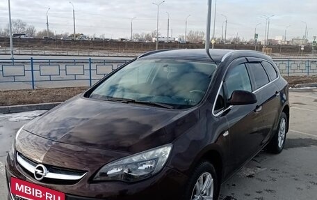 Opel Astra J, 2014 год, 810 000 рублей, 2 фотография