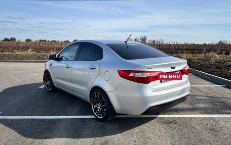 KIA Rio III рестайлинг, 2013 год, 900 000 рублей, 4 фотография