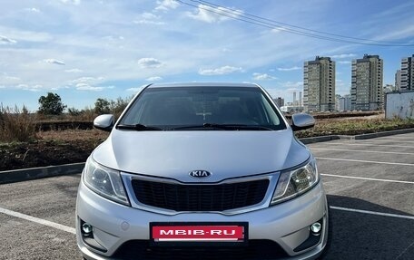 KIA Rio III рестайлинг, 2013 год, 900 000 рублей, 2 фотография