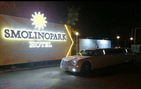 Chrysler 300C II, 2004 год, 520 000 рублей, 5 фотография